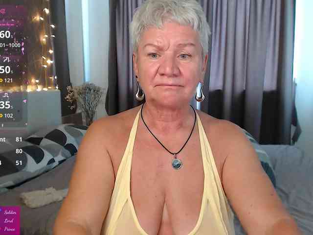 Este modelo está ao vivo agora. roxana-brooks