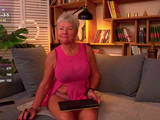 roxana-brooks live female cam on bongacams