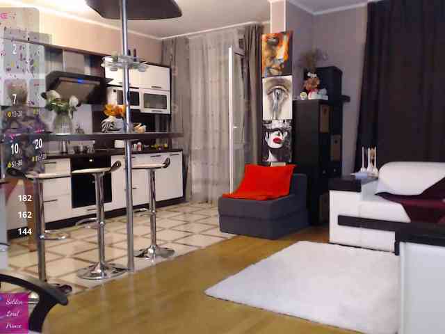roxana-brooks live female cam on bongacams