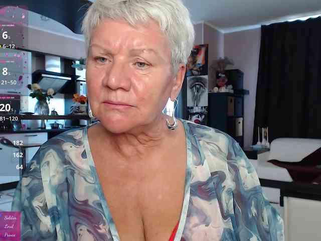 roxana-brooks live female cam on bongacams