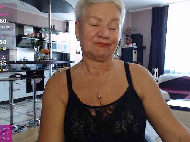 Roxana-brooks's cam show statistics and live stream