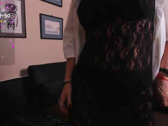 roxana-brooks live female cam on bongacams