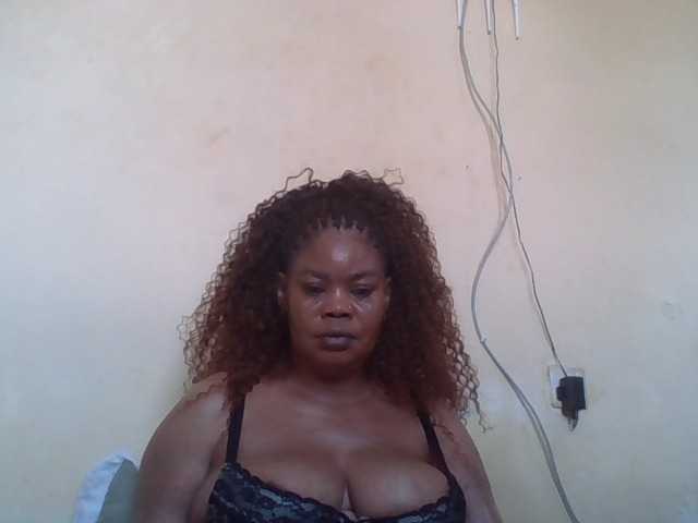 Sexydove live cam on BongaCams