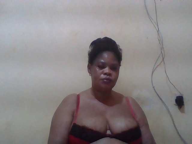 Sexydove live cam on BongaCams
