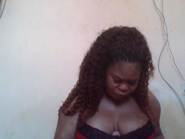 Sexydove live cam on BongaCams