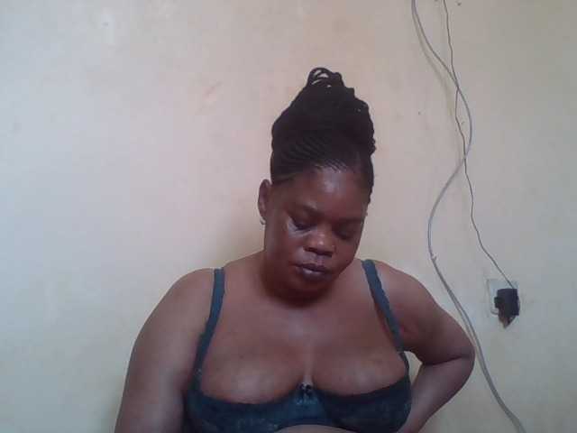 Sexydove live cam on BongaCams