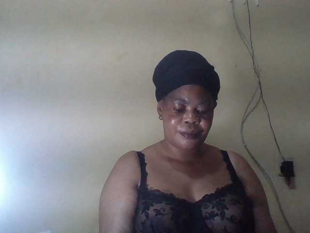 Sexydove live cam on BongaCams