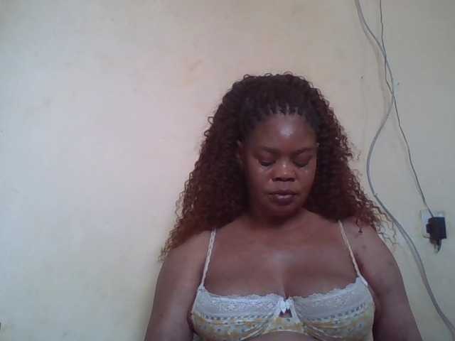 Sexydove live cam on BongaCams