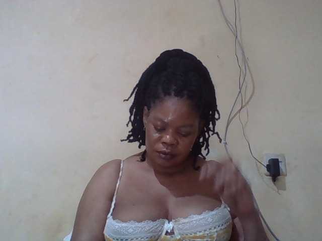 Sexydove's BongaCams show and profile