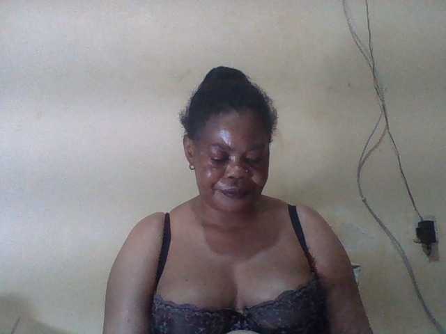 Sexydove live cam on BongaCams