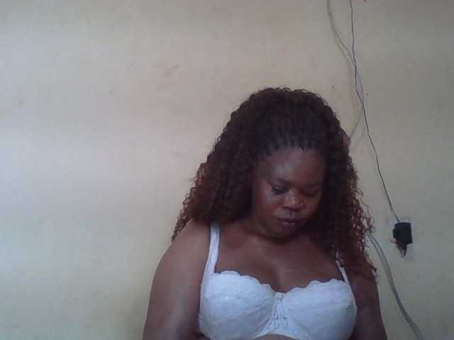 Sexydove live cam on BongaCams