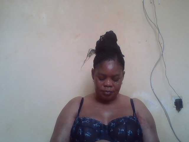 Sexydove live cam on BongaCams
