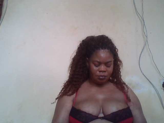 Sexydove live cam on BongaCams