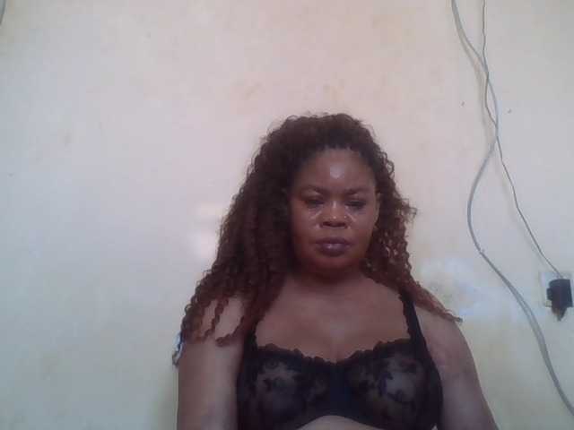 Sexydove live cam on BongaCams