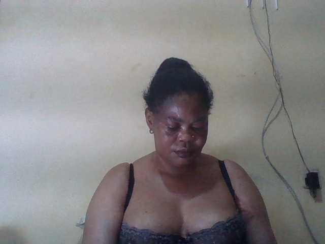 Sexydove live cam on BongaCams