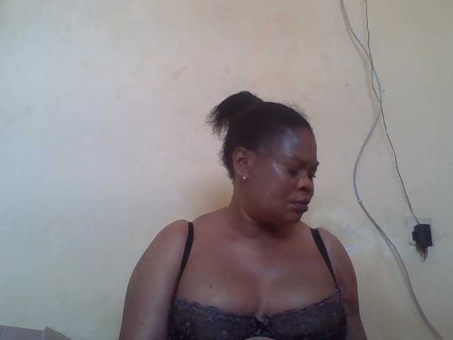 Sexydove live cam on BongaCams