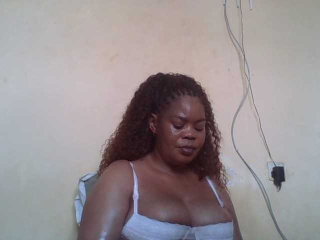Sexydove live cam on BongaCams