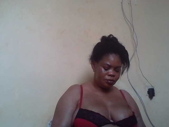 Sexydove live cam on BongaCams