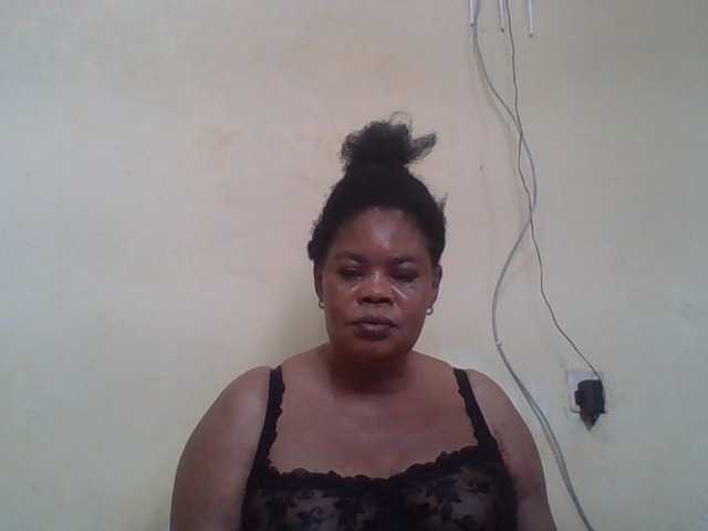Sexydove live cam on BongaCams