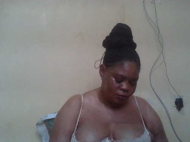 Sexydove live cam on BongaCams
