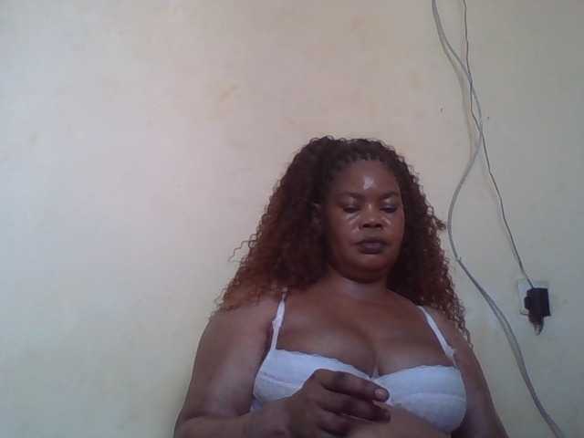 Sexydove live cam on BongaCams