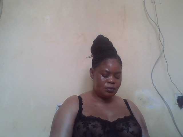 Sexydove live cam on BongaCams