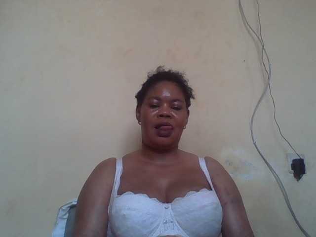 Sexydove live cam on BongaCams