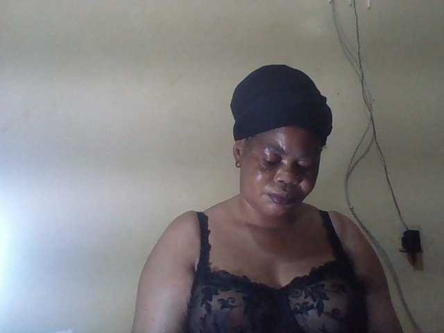 Sexydove live cam on BongaCams