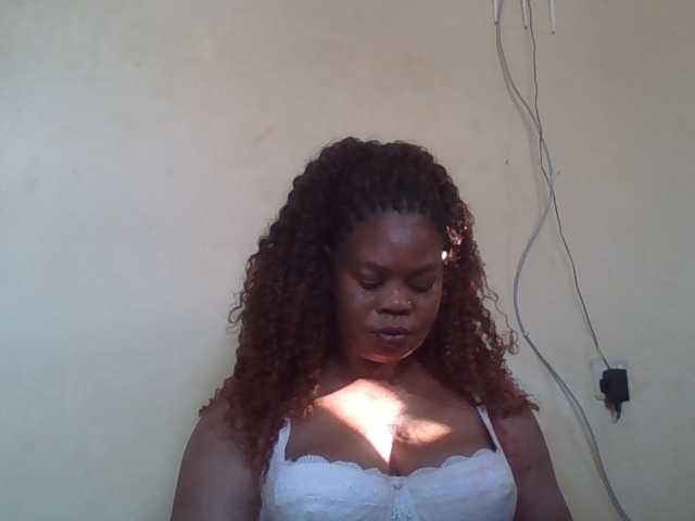 Sexydove live cam on BongaCams