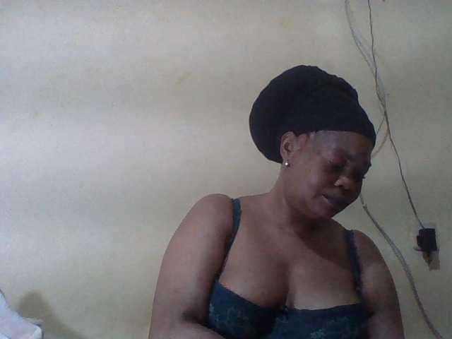 Sexydove live cam on BongaCams