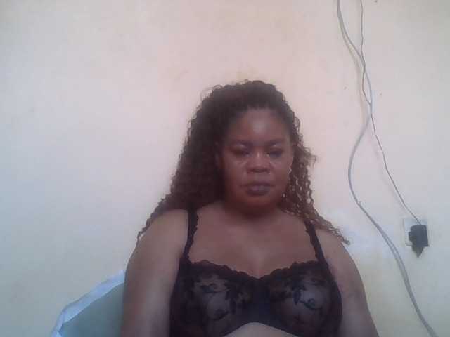 Sexydove live cam on BongaCams
