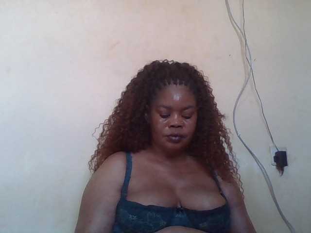 Sexydove live cam on BongaCams