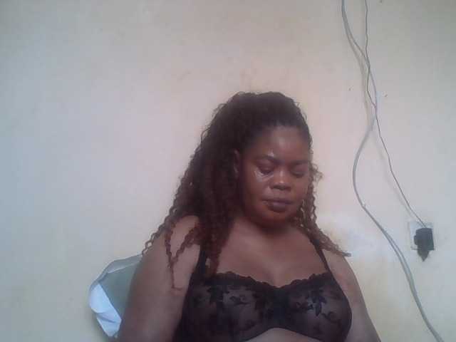 Sexydove live cam on BongaCams
