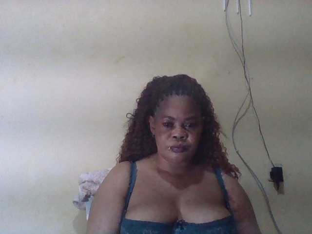 Sexydove live cam on BongaCams