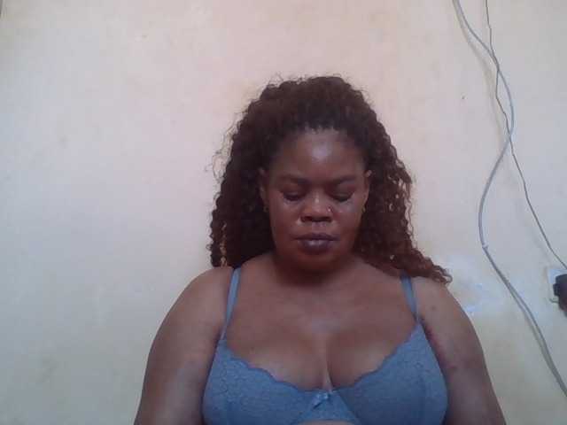 Sexydove live cam on BongaCams