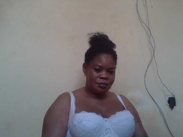 Sexydove live cam on BongaCams