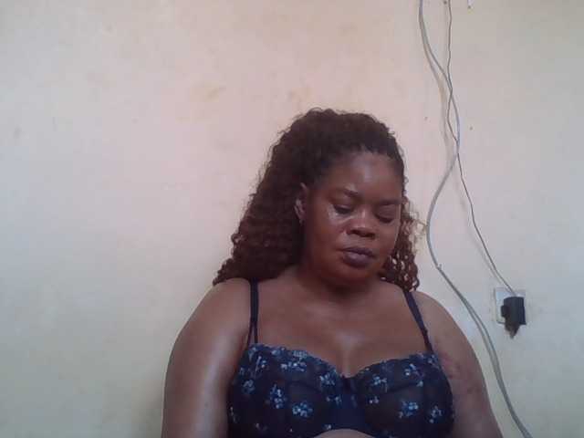 Sexydove live cam on BongaCams