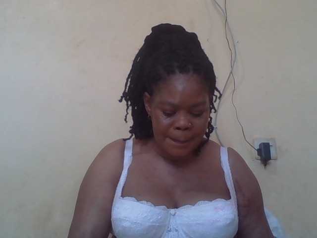 Sexydove's BongaCams show and profile