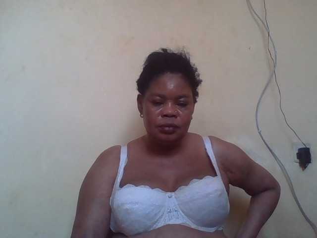 Sexydove live cam on BongaCams