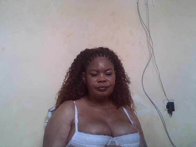 Sexydove live cam on BongaCams