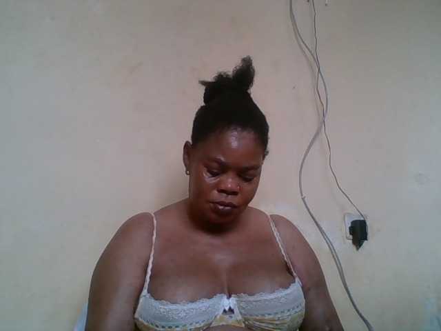 Sexydove live cam on BongaCams