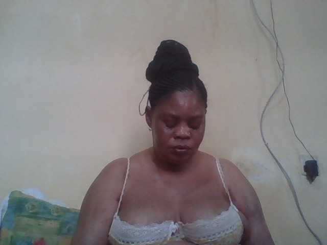 Sexydove live cam on BongaCams