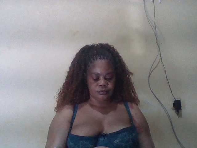 Sexydove live cam on BongaCams