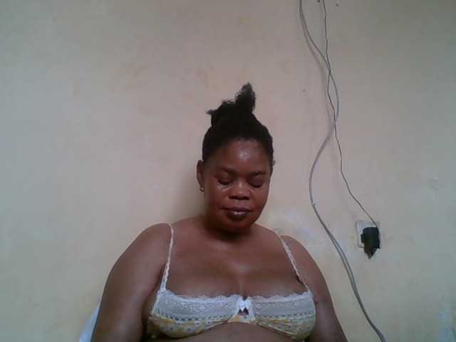Sexydove live cam on BongaCams