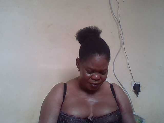 Sexydove live cam on BongaCams