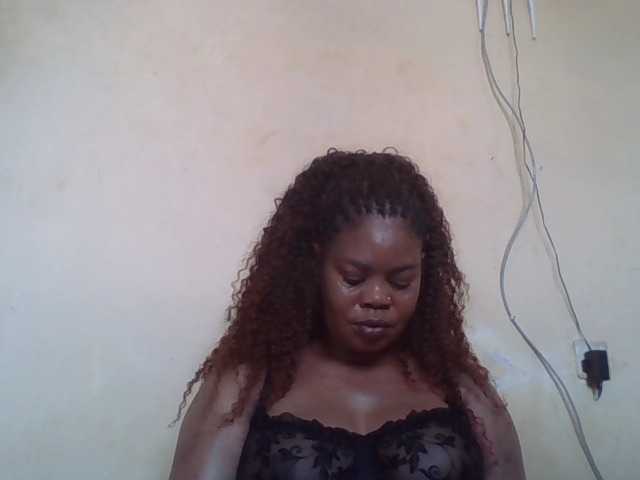 Sexydove live cam on BongaCams