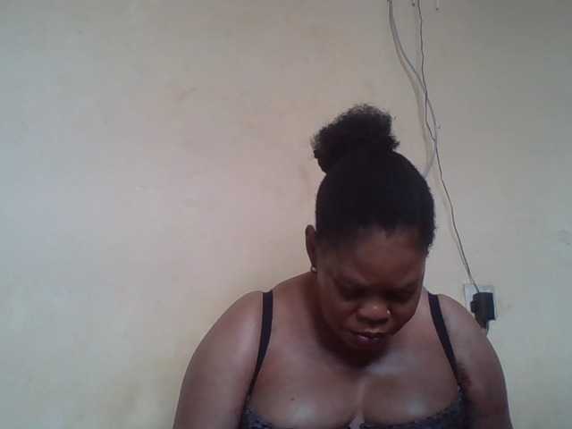 Sexydove live cam on BongaCams