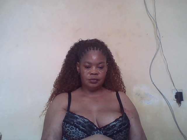 Sexydove live cam on BongaCams