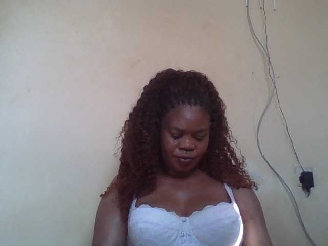 Sexydove live cam on BongaCams