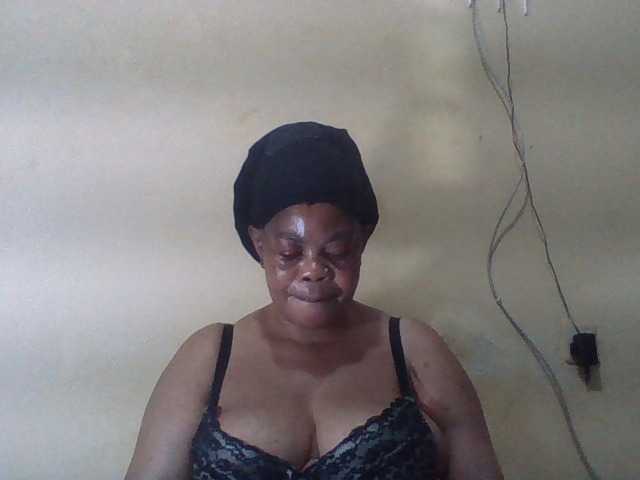 Sexydove live cam on BongaCams